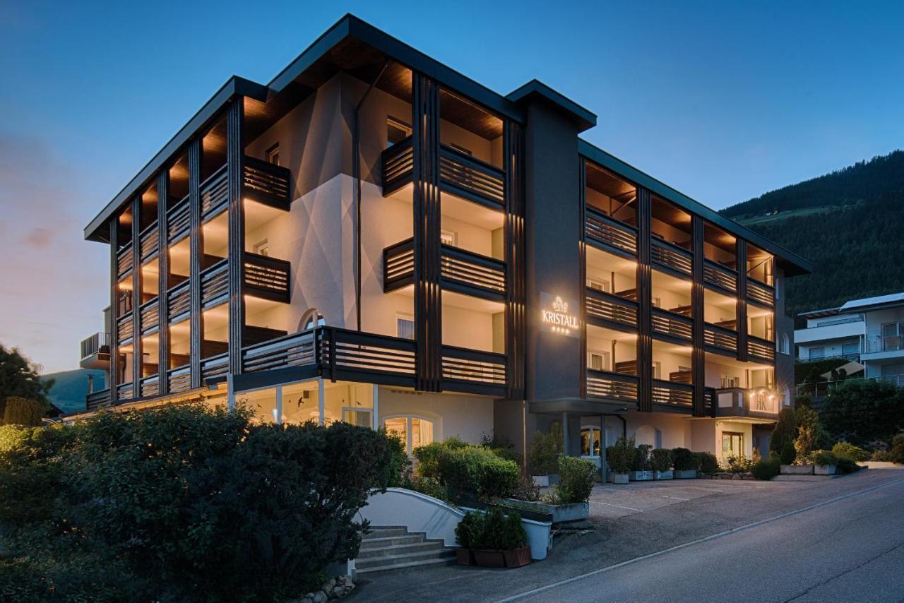 Hotel Kristall Falzes Exterior photo