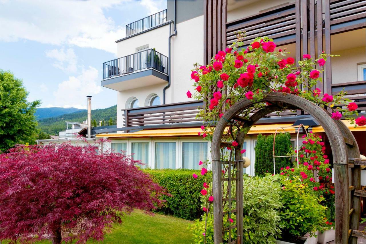 Hotel Kristall Falzes Exterior photo